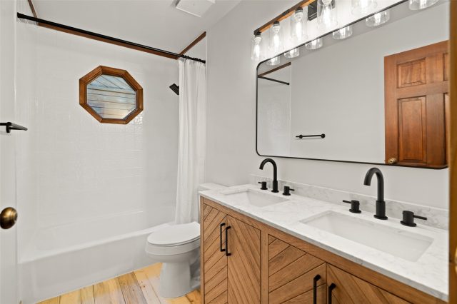 53 Royal Drive photo 22