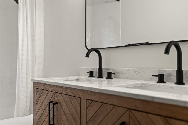 53 Royal Drive photo 23