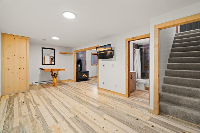 53 Royal Drive photo 25