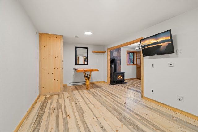 53 Royal Drive photo 26