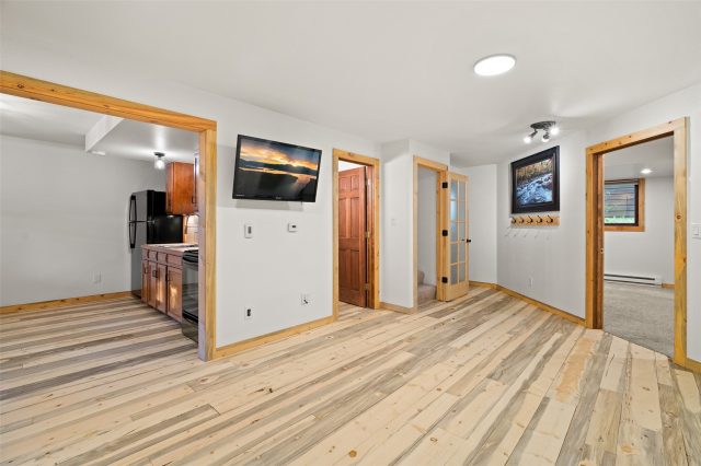 53 Royal Drive photo 30