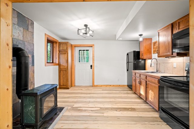 53 Royal Drive photo 31