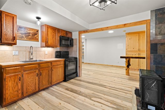 53 Royal Drive photo 33