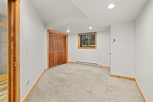 53 Royal Drive photo 34