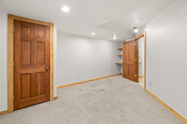 53 Royal Drive photo 35