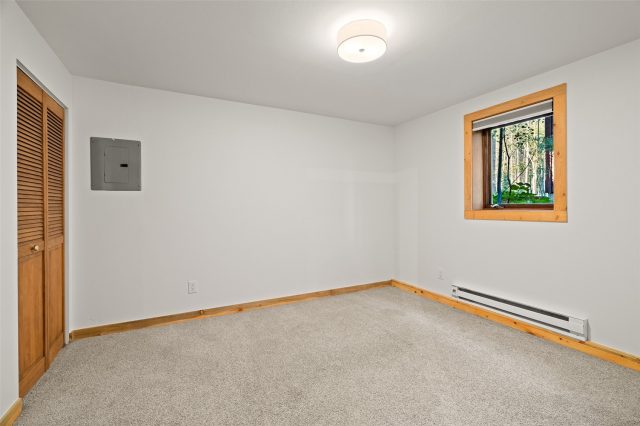 53 Royal Drive photo 37