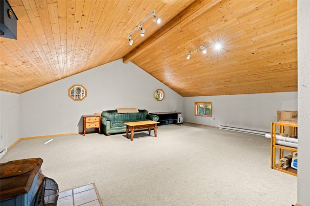 53 Royal Drive photo 40