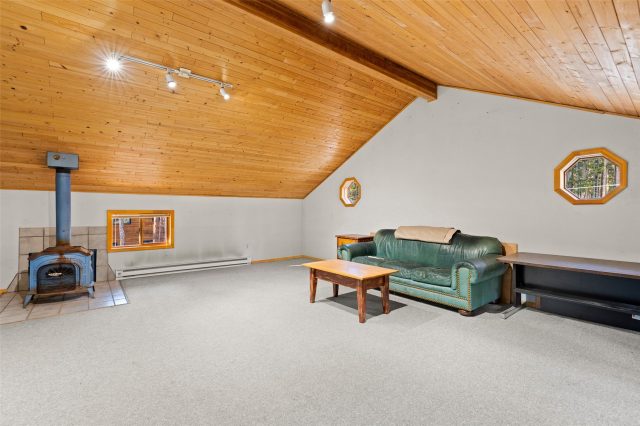 53 Royal Drive photo 41