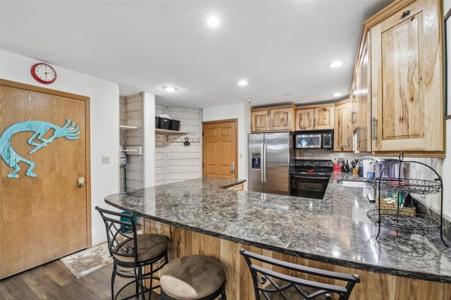 Condo in Cimarron Condo, Breckenridge, CO — photo 3 (MLS S1070002)
