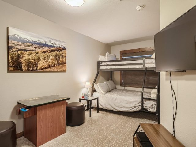 400 W Main Street 201 photo 13