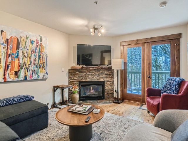 Condo in Woodbridge Inn Condo, Frisco — photo 1 Condo in Woodbridge Inn Condo, Frisco, CO — photo 1 (MLS S1070006)