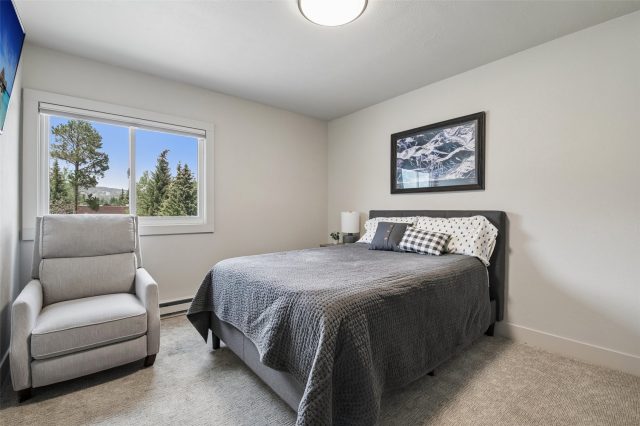 300 Granite Street 8 photo 27
