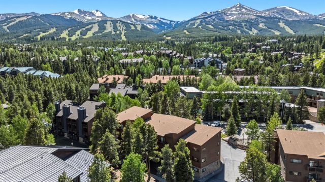 Condo in Pine Ridge Condo, Breckenridge — photo 4 Condo in Pine Ridge Condo, Breckenridge, CO — photo 4 (MLS S1070031)