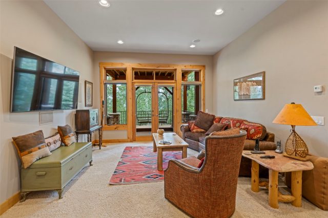 321 Lakeview Circle photo 33