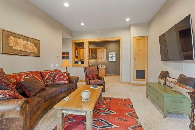 321 Lakeview Circle photo 34
