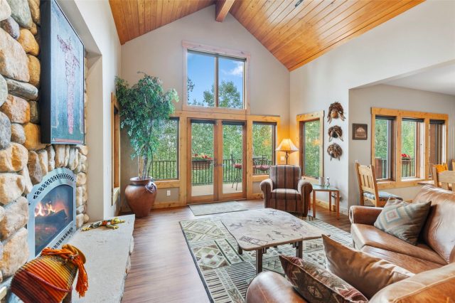 321 Lakeview Circle photo 7