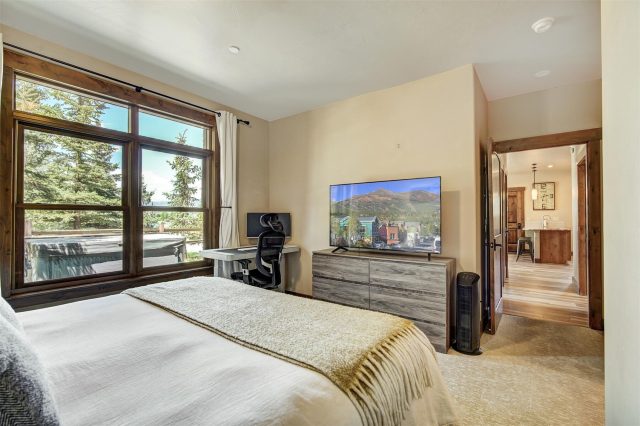 310 S 8th Avenue A photo 16
