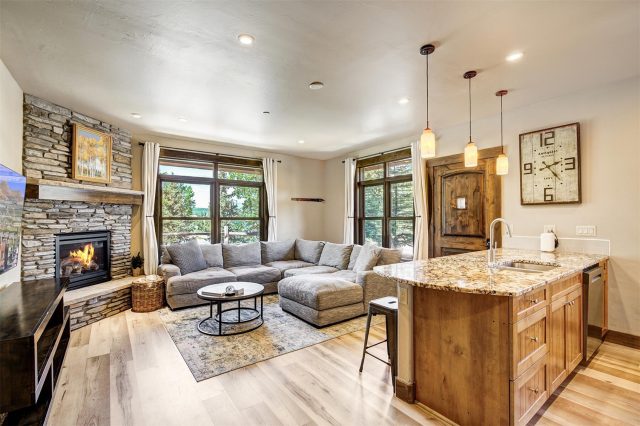 Condo in Boulevard Bend, Frisco, CO — photo 4 (MLS S1070049)