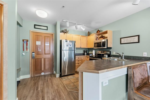 140 Ida_belle Drive 8263 photo 11