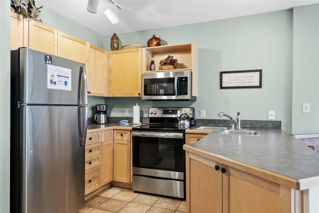 140 Ida_belle Drive 8263 photo 12