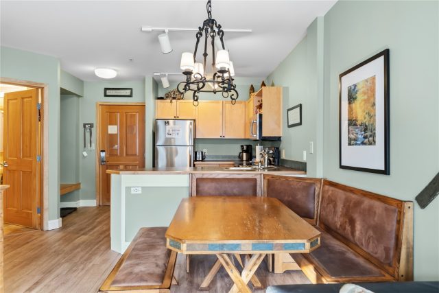 140 Ida_belle Drive 8263 photo 8