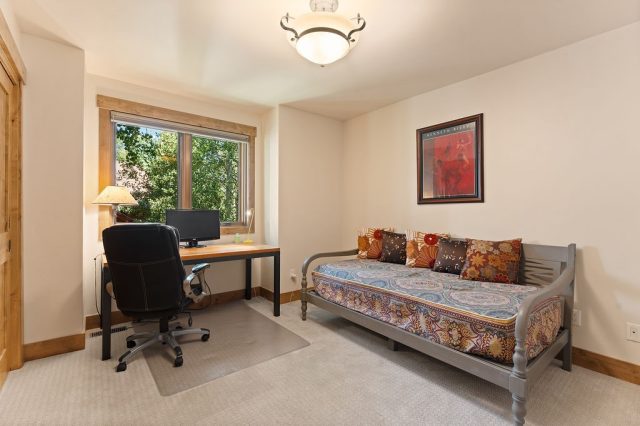 225 Emily Lane photo 32