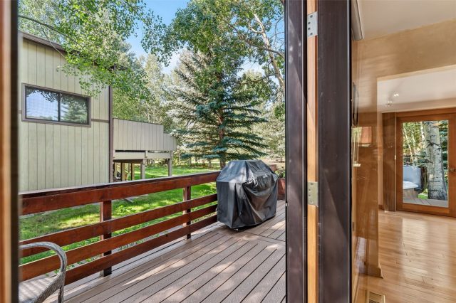 732 Meadow Drive photo 14