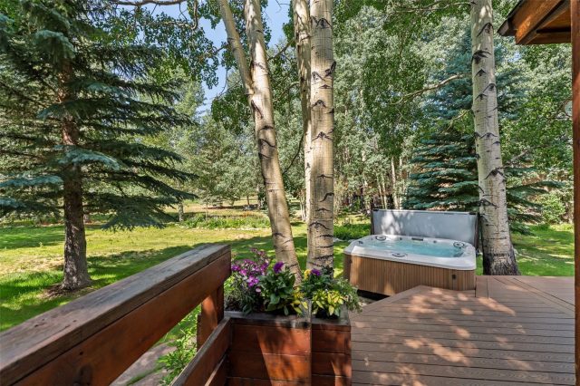 732 Meadow Drive photo 34
