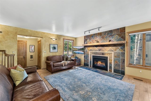 732 Meadow Drive photo 9
