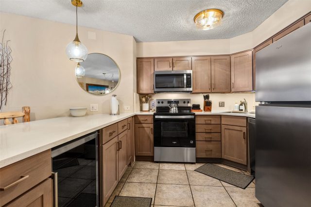 Condo in Pine Ridge Condo, Breckenridge, CO — photo 5 (MLS S1070097)