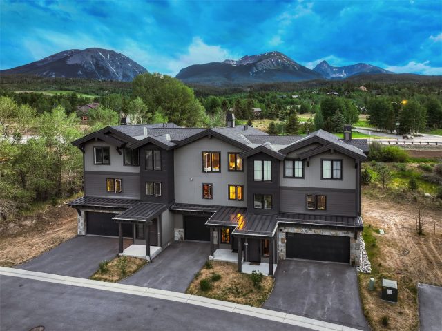 Townhome in Fish Hawk Landing, Silverthorne, CO — photo 1 (MLS S1070099)