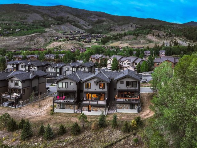 Townhome in Fish Hawk Landing, Silverthorne, CO — photo 2 (MLS S1070099)