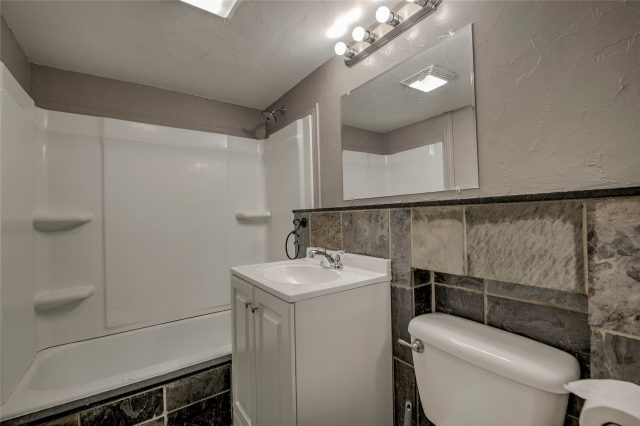 214 N Main Street 6 photo 14