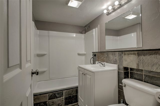 214 N Main Street 6 photo 16