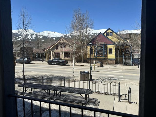 Condo in Edelweiss Condo, Breckenridge — photo 2 Condo in Edelweiss Condo, Breckenridge, CO — photo 2 (MLS S1070103)