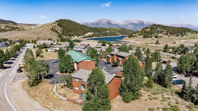 Condo in Timber Lodge At Lake Dillon, Dillon — photo 2 Condo in Timber Lodge At Lake Dillon, Dillon, CO — photo 2 (MLS S1070105)