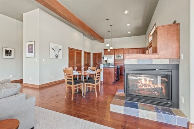 320 E Main Street 201 photo 14