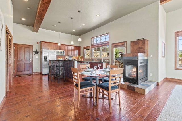320 E Main Street 201 photo 15