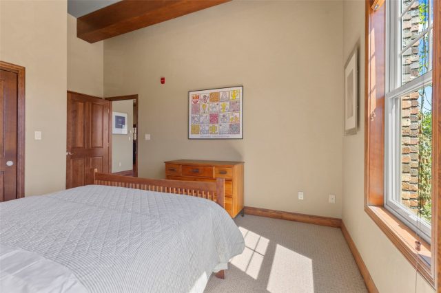 320 E Main Street 201 photo 27