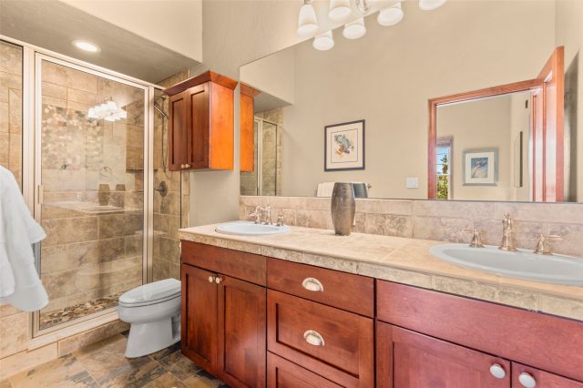 320 E Main Street 201 photo 28