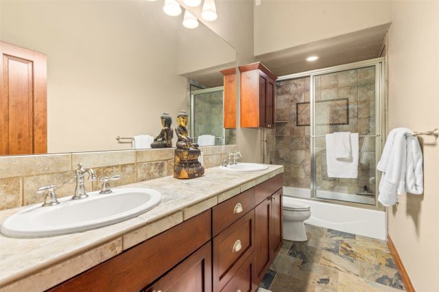 320 E Main Street 201 photo 29