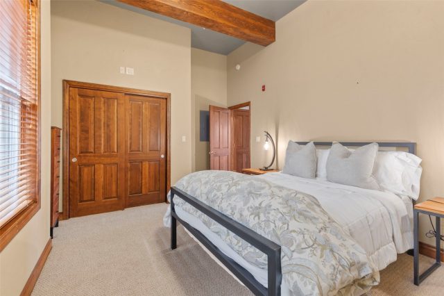 320 E Main Street 201 photo 33