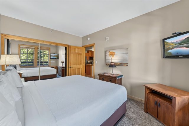 910 Copper Road 201 photo 15