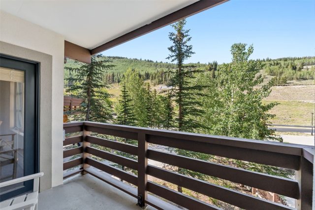 910 Copper Road 201 photo 16