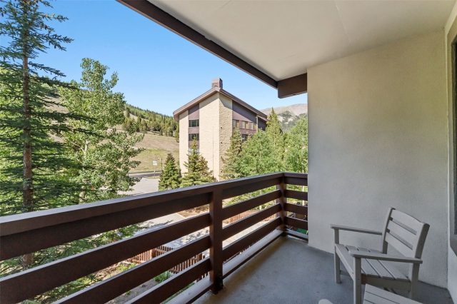 910 Copper Road 201 photo 17