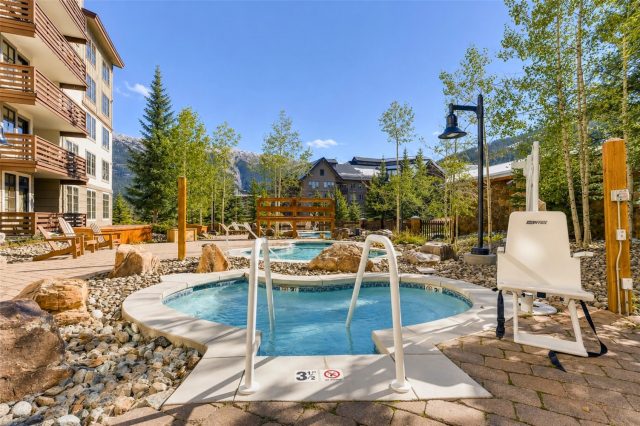 910 Copper Road 201 photo 21