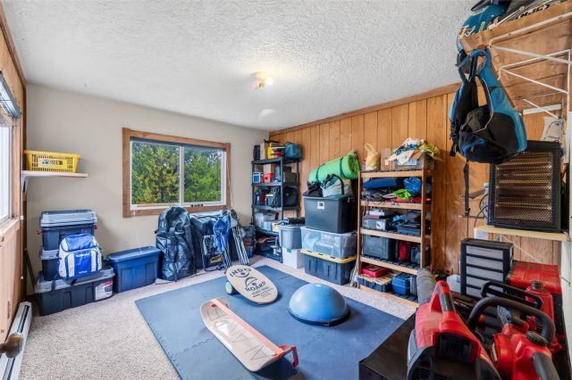 137 B Road photo 13
