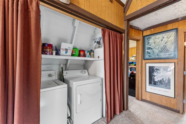 137 B Road photo 16