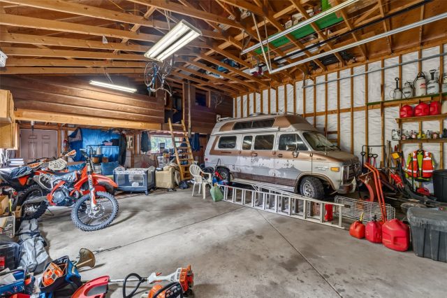 137 B Road photo 31