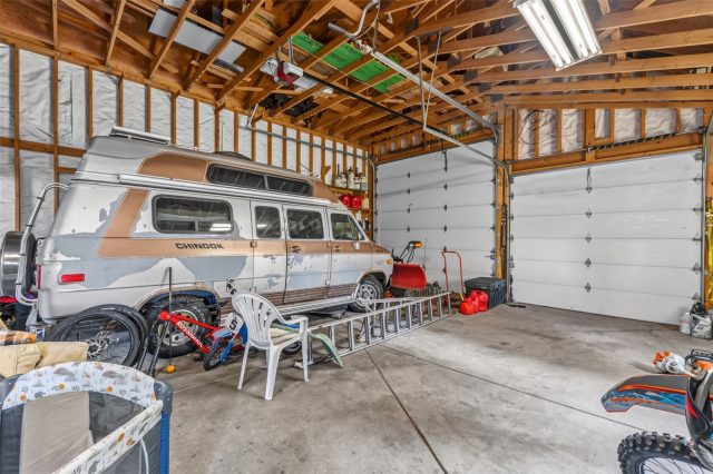 137 B Road photo 32